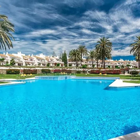 Garden Suites 46B Walking Distance To Puerto Banus 아파트