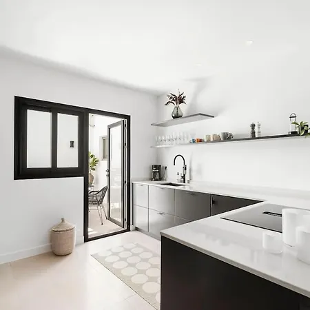 Garden Suites 46B Walking Distance To Puerto Banus Διαμέρισμα