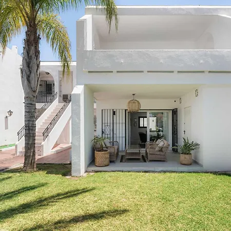 Garden 46b Walking Distance To Puerto Banus * 马尔韦利亚