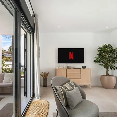 아파트 Garden 46b Walking Distance To Puerto Banus 마르베야