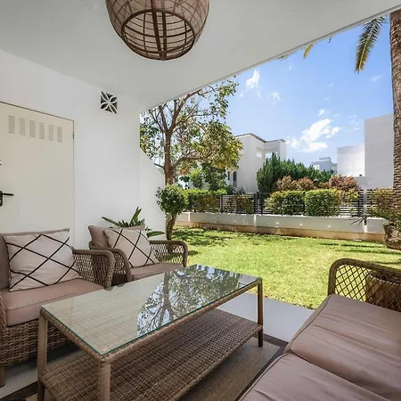 Garden 46b Walking Distance To Puerto Banus شقة ماربيا