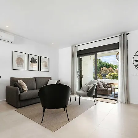 Апартаменти Garden 46b Walking Distance To Puerto Banus