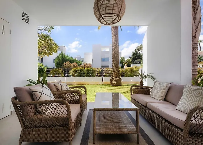 Garden 46b Walking Distance To Puerto Banus شقة
