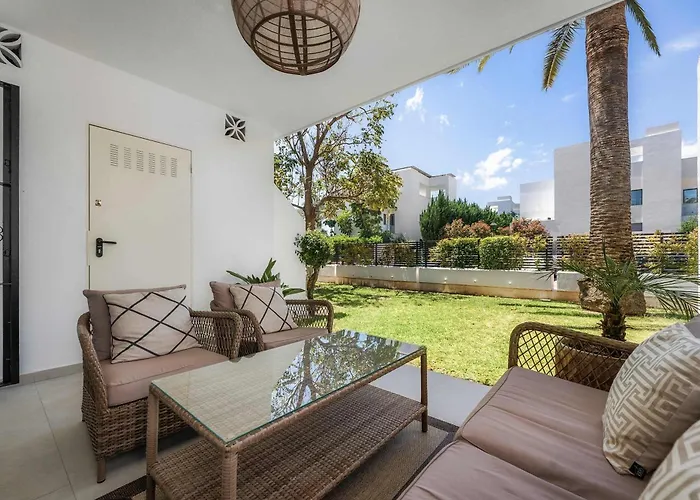 Garden 46b Walking Distance To Puerto Banus شقة ماربيا