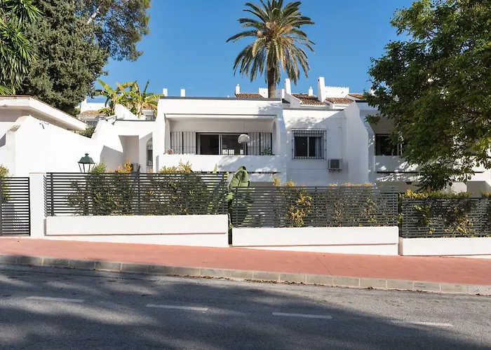 Garden 46b Walking Distance To Puerto Banus * ماربيا
